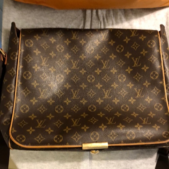 COPY - LV Messenger - Picture 10 of 16